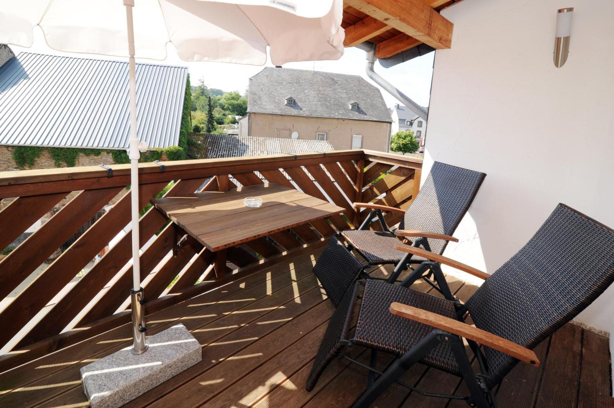 Weingut U. Gaestehaus Becker Platten Eksteriør billede